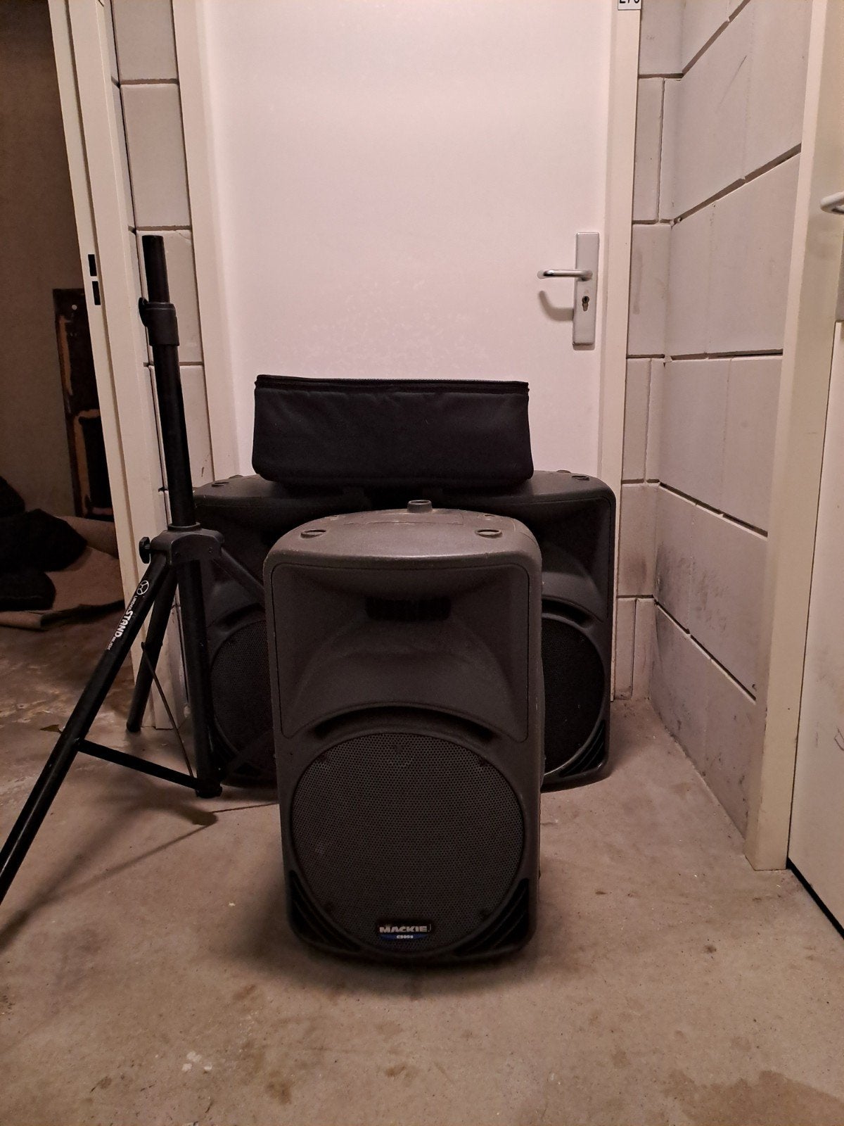 Complete PA Set: Yamaha Mixer & actieve Mackie speakers, Ophalen, Gebruikt, 10 tot 20 kanalen, Microfooningang