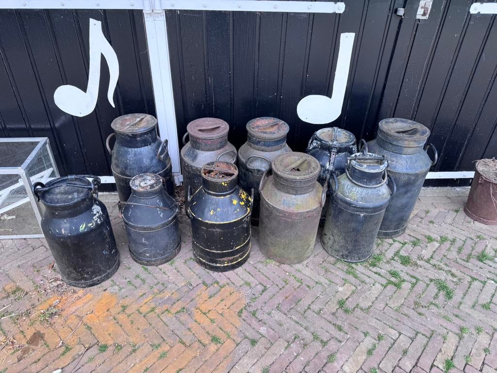 10 oude melkbussen, Tuin en Terras, Ophalen, Zo goed als nieuw