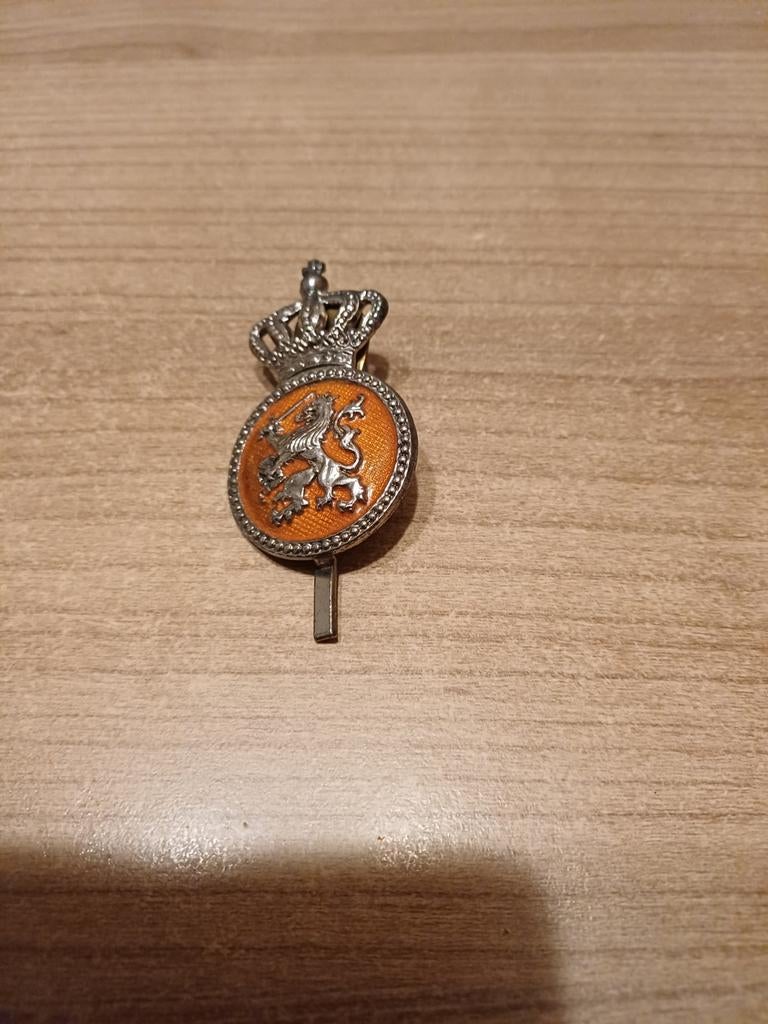 Pet embleem Landmacht KORPORAAL K.L/KMAR schroefsluiting, Verzamelen, Militaria | Algemeen, Ophalen of Verzenden, Landmacht, Nederland