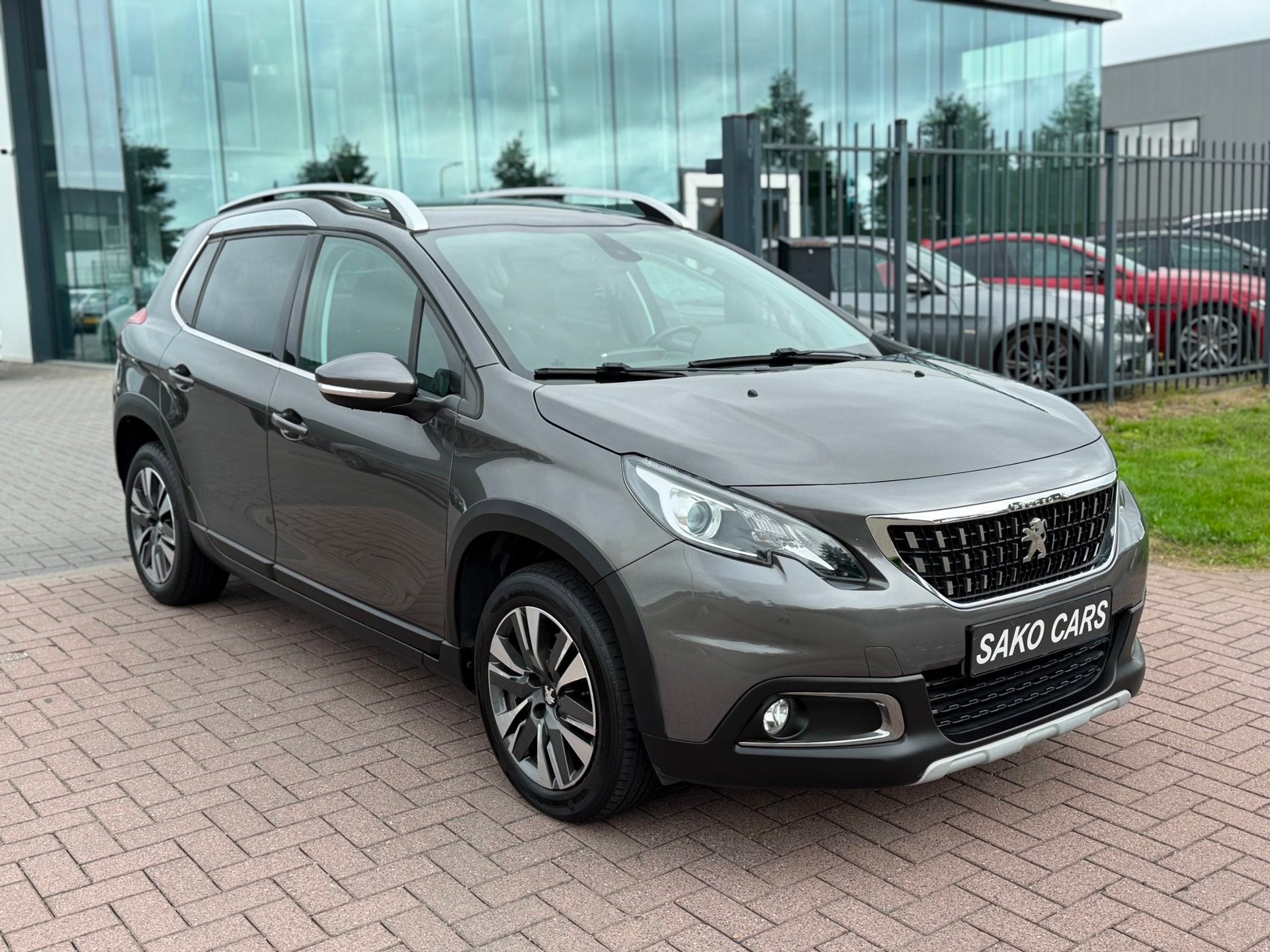 Peugeot 2008 1.2 PureTech Blue Lease Allure 2019 Automaat, 1160 kg, Gebruikt, Zwart, Leder en Stof