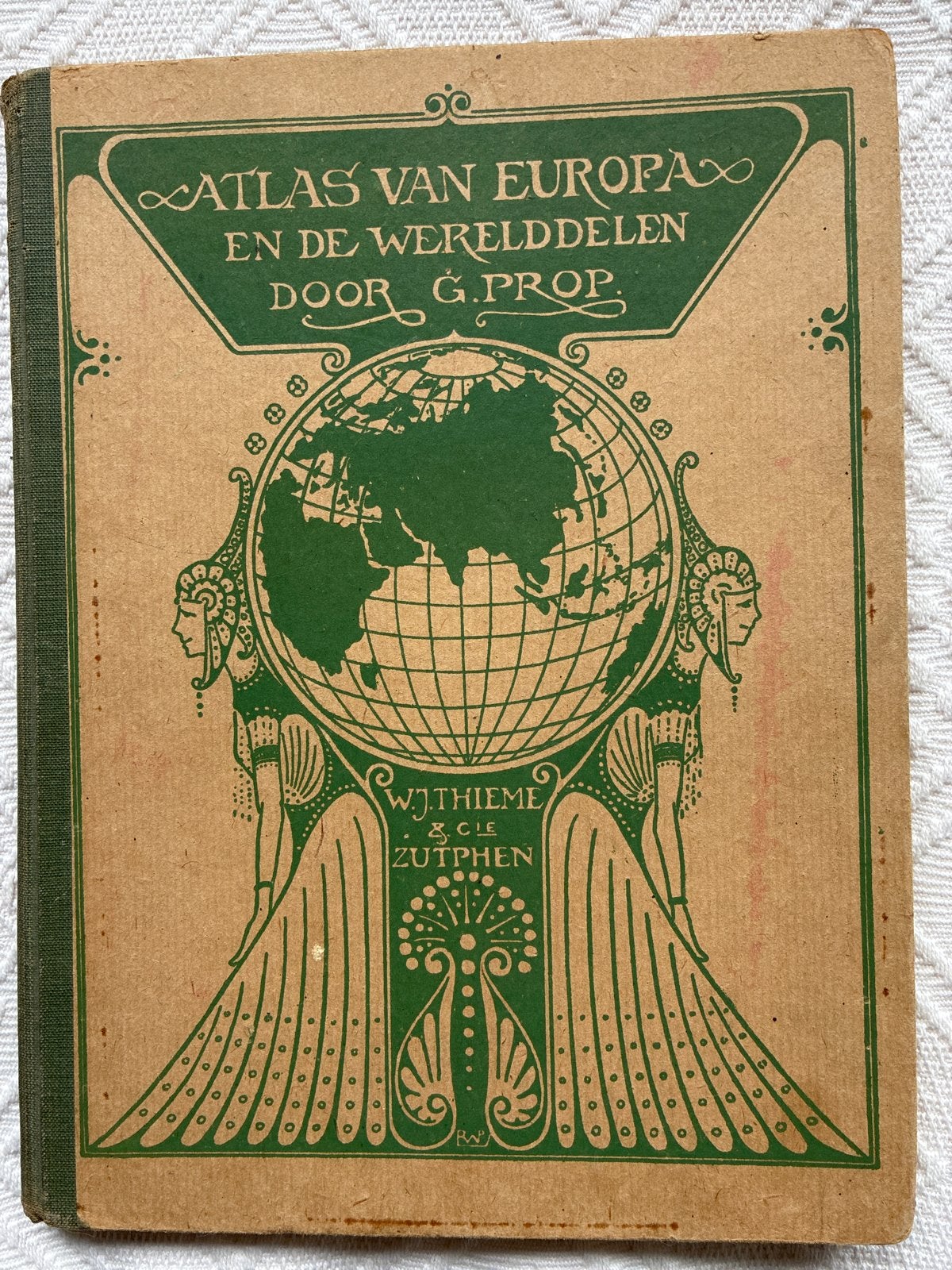 Atlas van Europa en de Werelddelen door G. Prop (1953), Gelezen, Overige atlassen, 2000 tot heden, Ophalen of Verzenden
