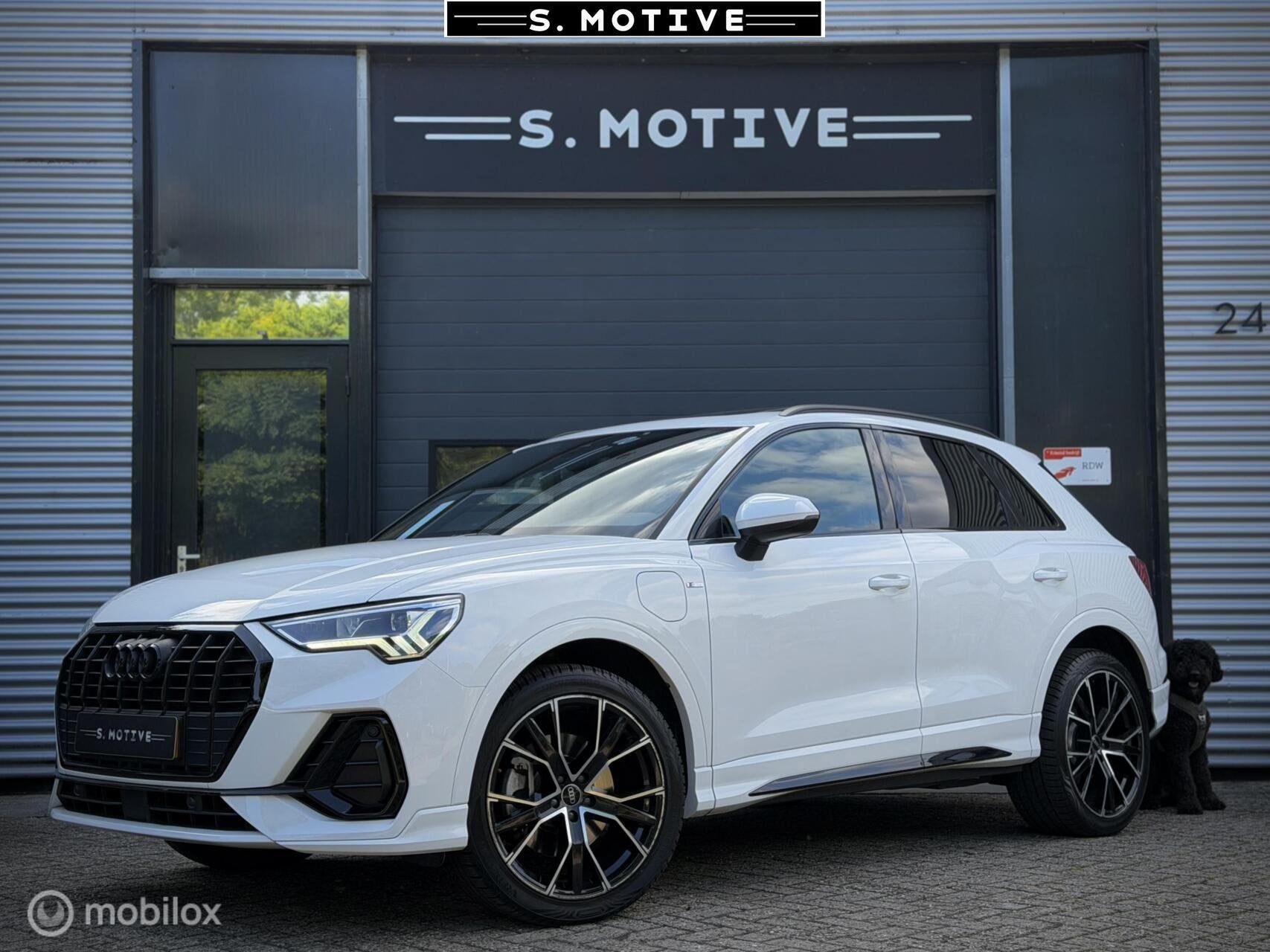Audi Q3 45 TFSIe S edition Pano, NAP, Cruise Control, Matrix, Gebruikt, Wit, Hybride Elektrisch/Benzine, SUV of Terreinwagen
