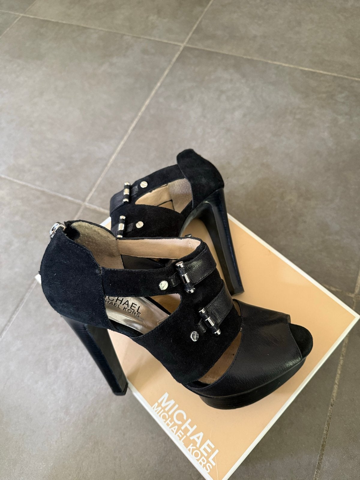 Michael Kors Zwarte Peep-Toe Hakken maat 38, Ophalen of Verzenden, Zo goed als nieuw, Zwart, Schoenen met hoge hakken