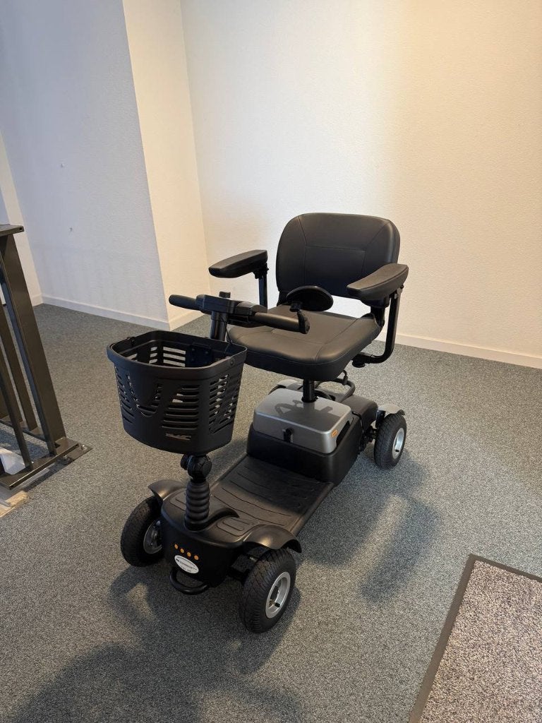 Life & Mobility Vivo scootmobiel - opgehaald in Den Bosch, Ophalen, Life and Mobility, 10 km/u of minder, 26 t/m 35 km