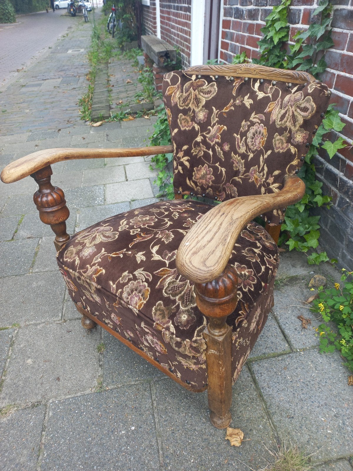 Antieke vintage stoel met bloemenpatroon, Antiek en Kunst, Antiek | Meubels | Stoelen en Banken, Ophalen