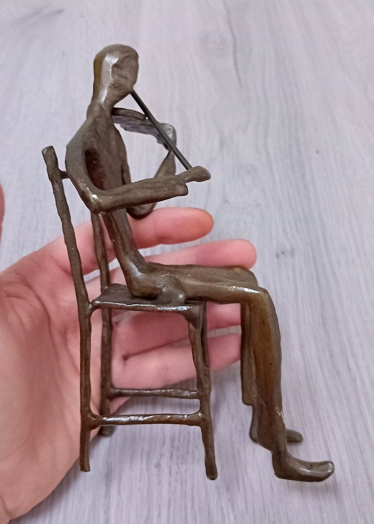 bronzen violist op stoel 20 eeuw 18cm, Verzenden