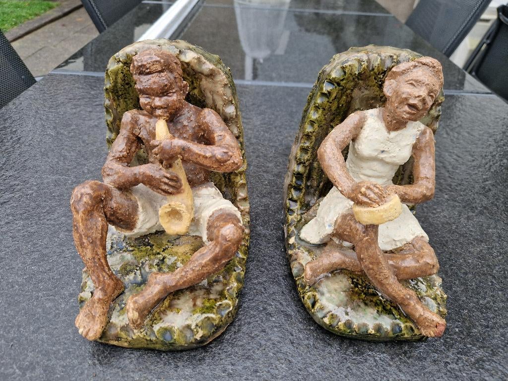 2 Geglazuurde keramieken muzikanten man en vrouw beelden., Antiek en Kunst, Ophalen of Verzenden