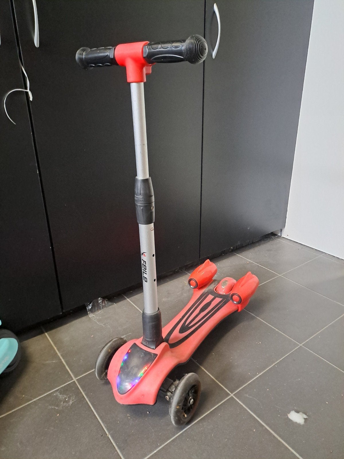 Elektrische step met licht en geluid (oplader ontbreekt), Ophalen, Gebruikt, Elektrische step (E-scooter)