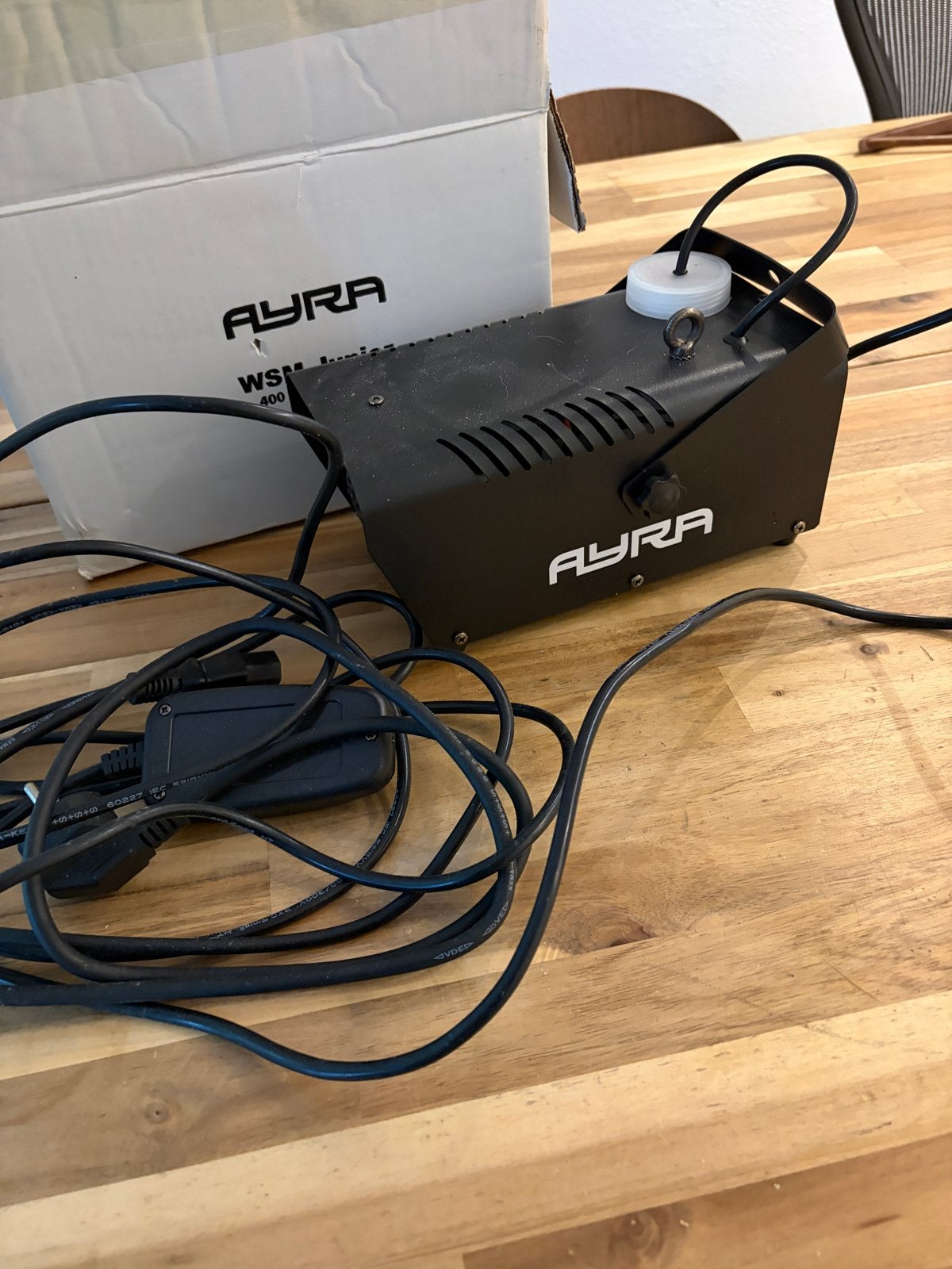 AURA WSM Junior 400W Rookmachine + 5L Vloeistof, Ophalen of Verzenden, Zo goed als nieuw, Feestartikel, Overige