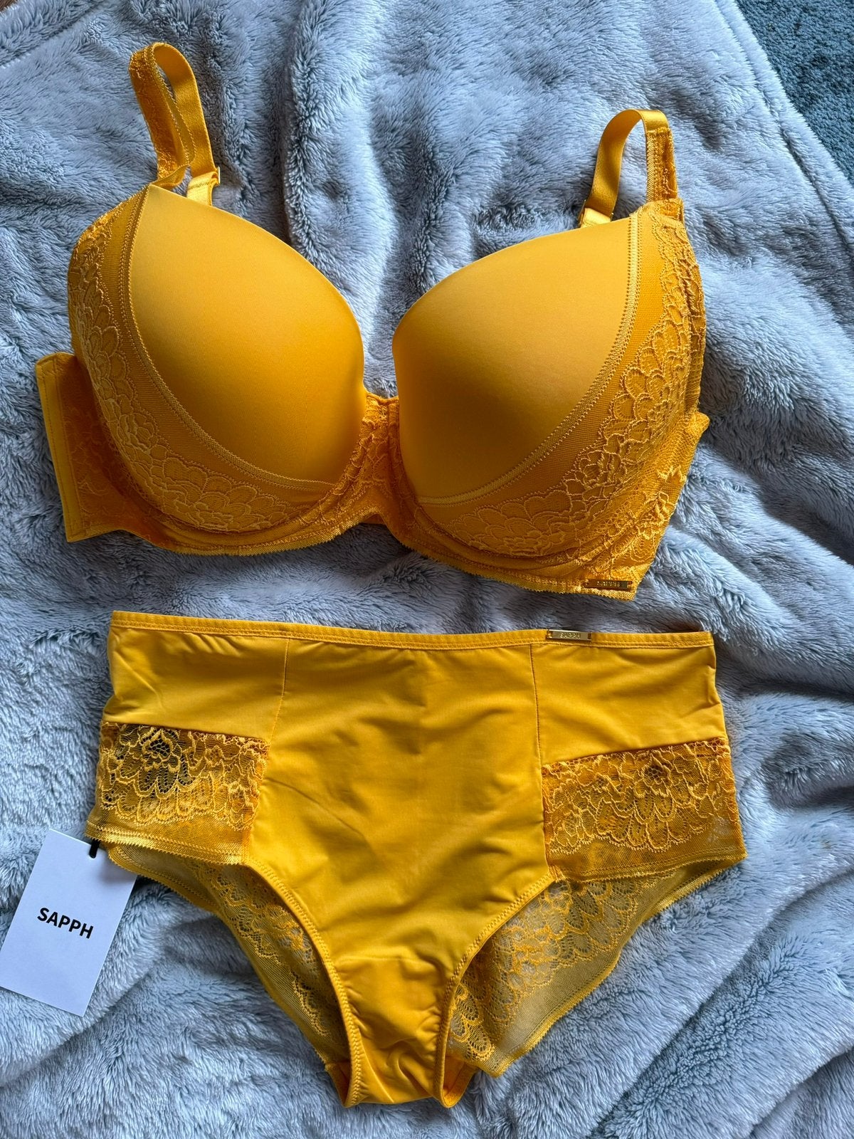 *Sapph* Lingeriesetje BH cup mt 80 E Slip mt M Nieuw!, Kleding | Dames, Ondergoed en Lingerie, Ophalen of Verzenden, Geel, Setje