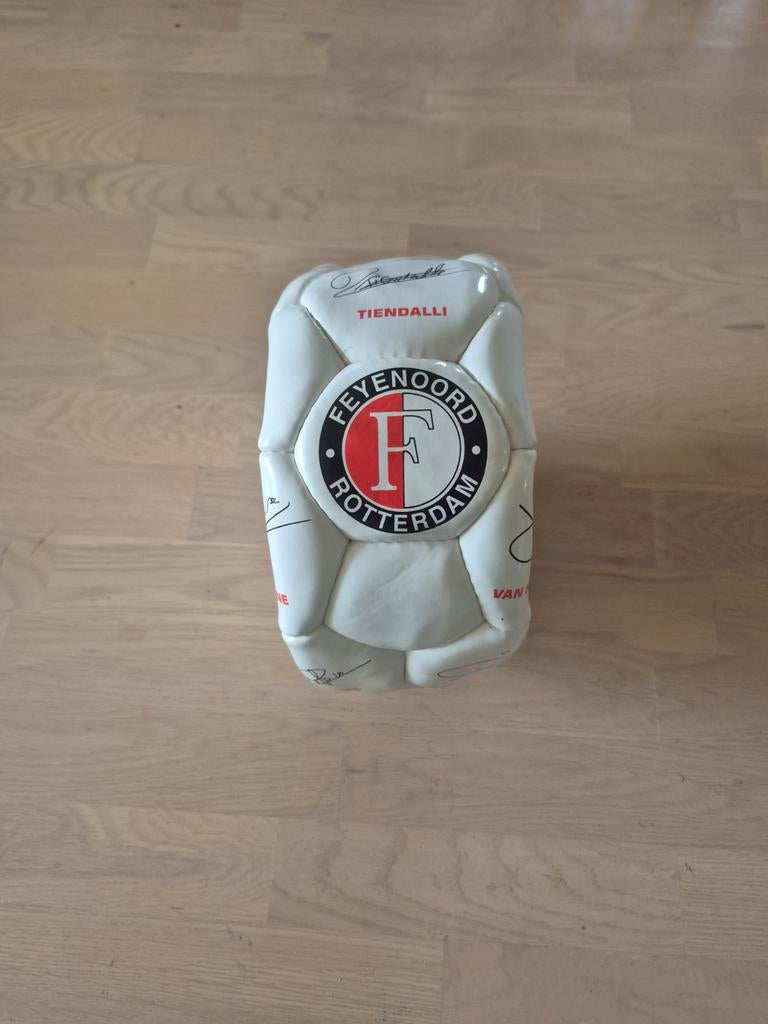 Gesigneerde Feyenoord bal - Uniek collectors item, Ophalen of Verzenden, Gebruikt, Bal