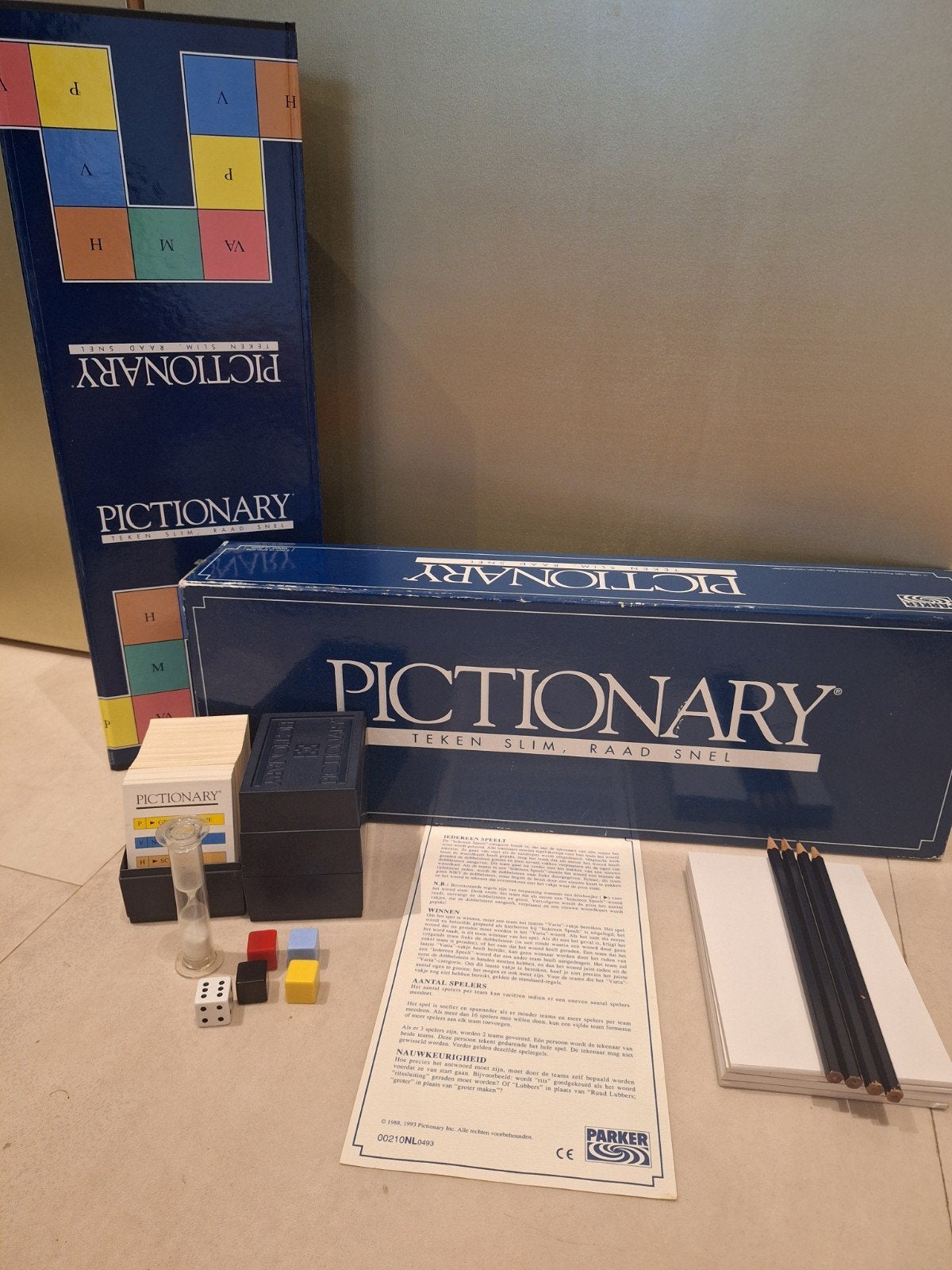 Pictionary Bordspel - Teken Slim, Raad Snel, Drie of vier spelers, Ophalen, Gebruikt, Parker