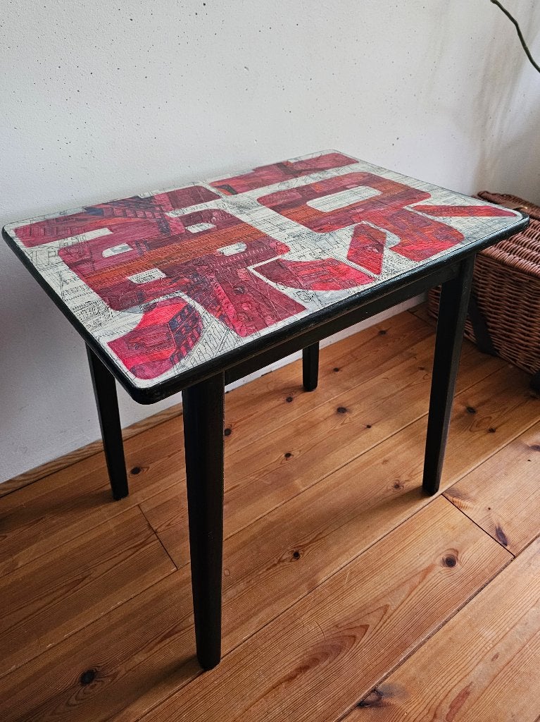 Vintage Japanse Bijzettafel met Tokyo print 東京, Gebruikt, Vintage, 55 tot 75 cm, Rechthoekig
