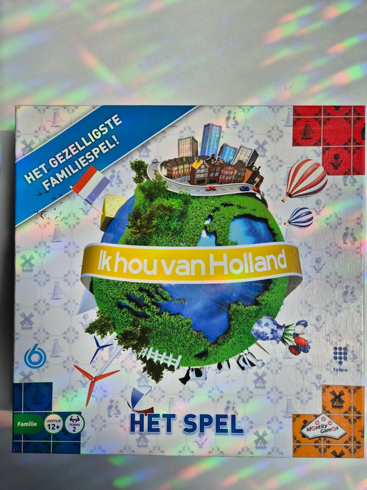 Ik hou van Holland - Het Gezelligste Familiespel, Vijf spelers of meer, Ophalen of Verzenden, Zo goed als nieuw, Identity Games