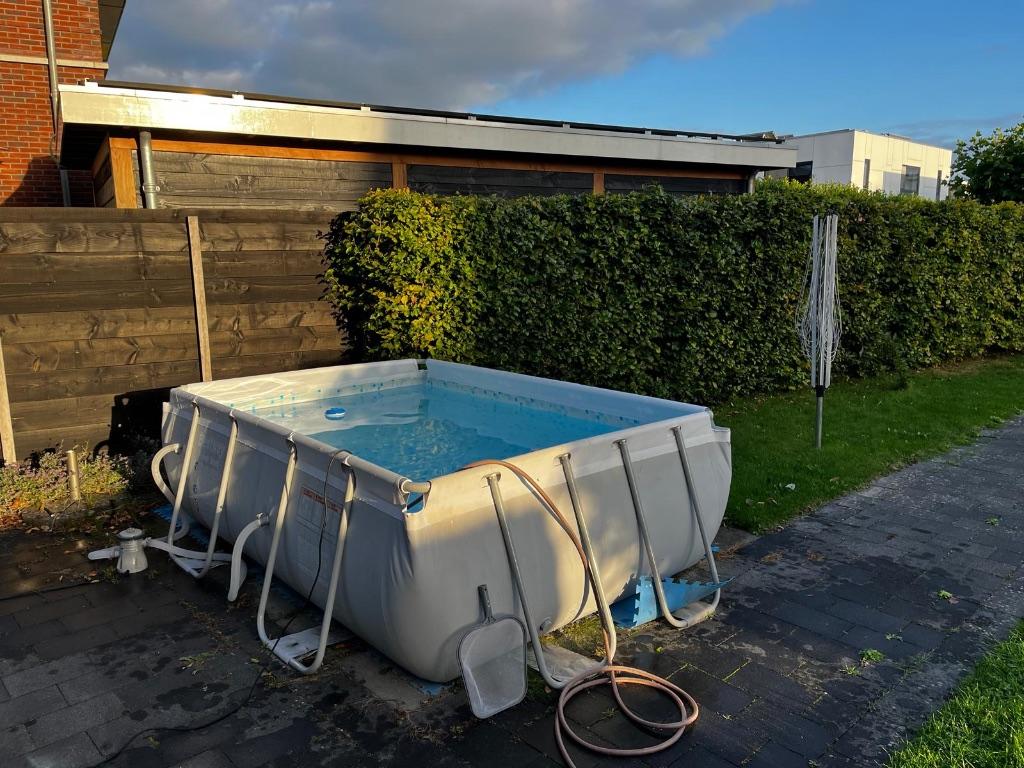Best way Zwembad plus nieuwe pomp, Ophalen, Gebruikt, 80 tot 120 cm, Minder dan 200 cm