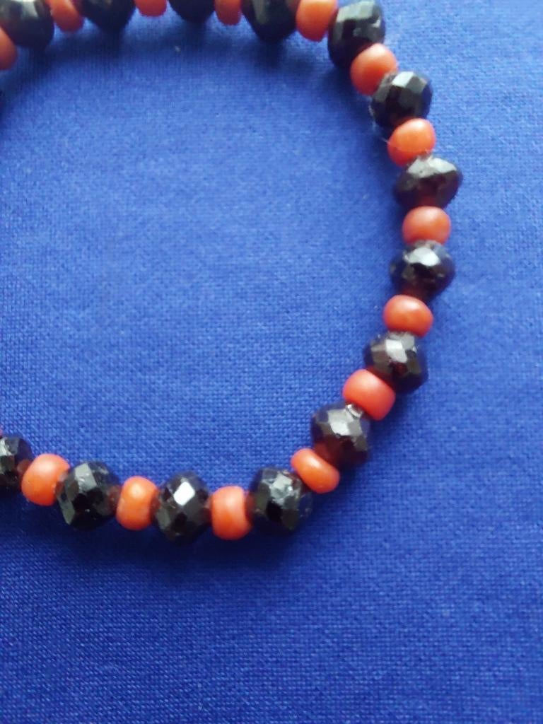 bloedkoraal met gitten armband kralen armband op elastiek, Gebruikt, Verzenden, Zwart, Elastiek
