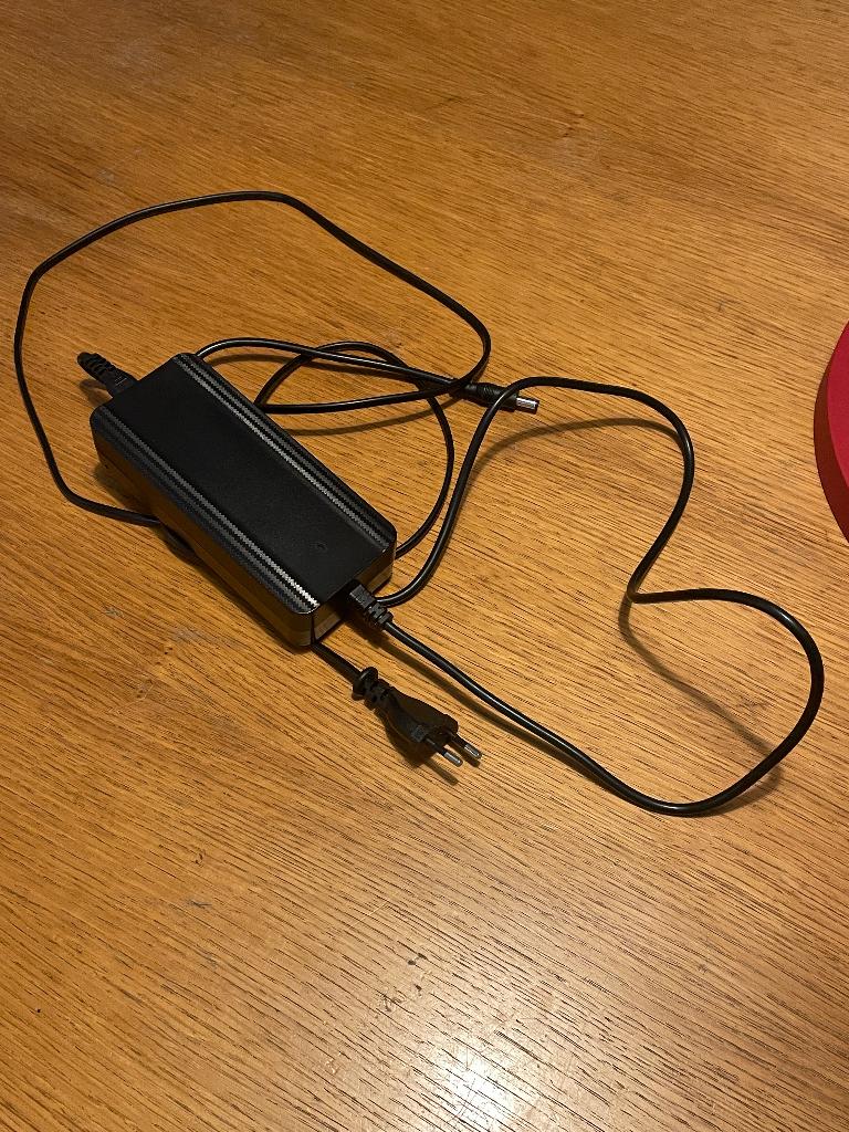 Li-ion oplader elektrische fiets oplader, Ophalen, Zo goed als nieuw