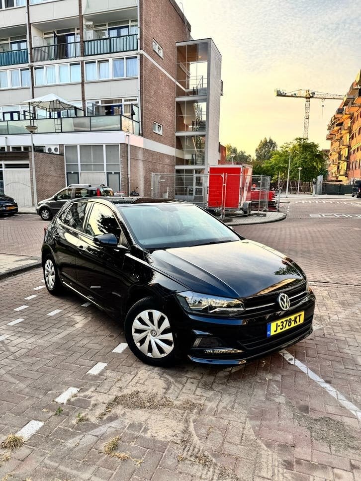 Volkswagen Polo 1.0 MPI 75pk 2018 Zwart, 1005 kg, Zwart, Zwart, Handgeschakeld