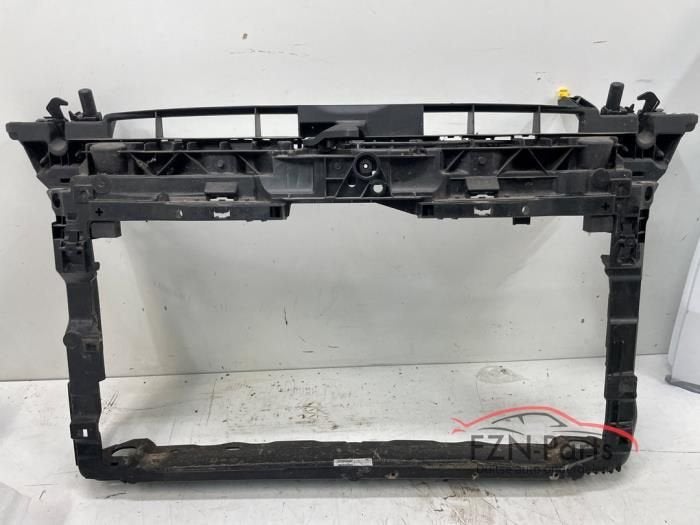 VW Golf 8 Front met sloten, Auto-onderdelen, Ophalen of Verzenden, Gebruikt, Bumper