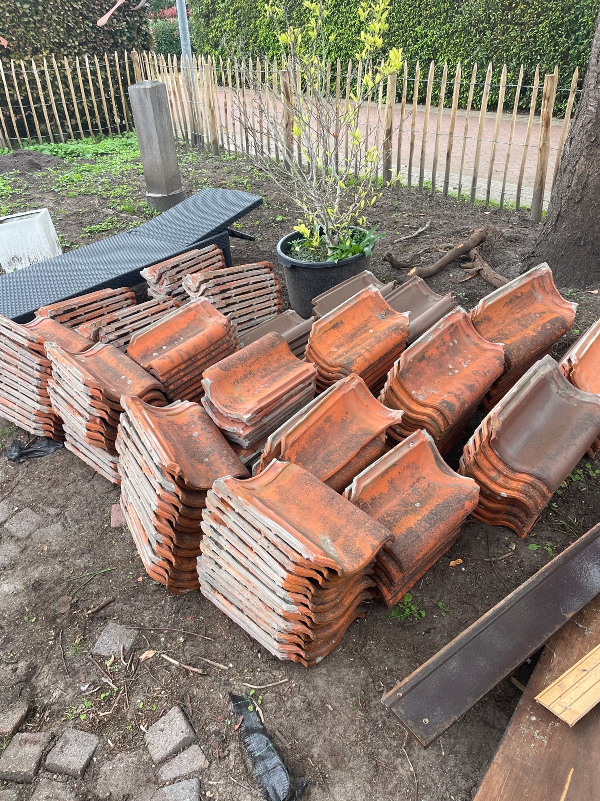 Gratis af te halen: Gebruikte dakpannen, Ophalen, Gebruikt, Steen of Klei, 15 m² of meer