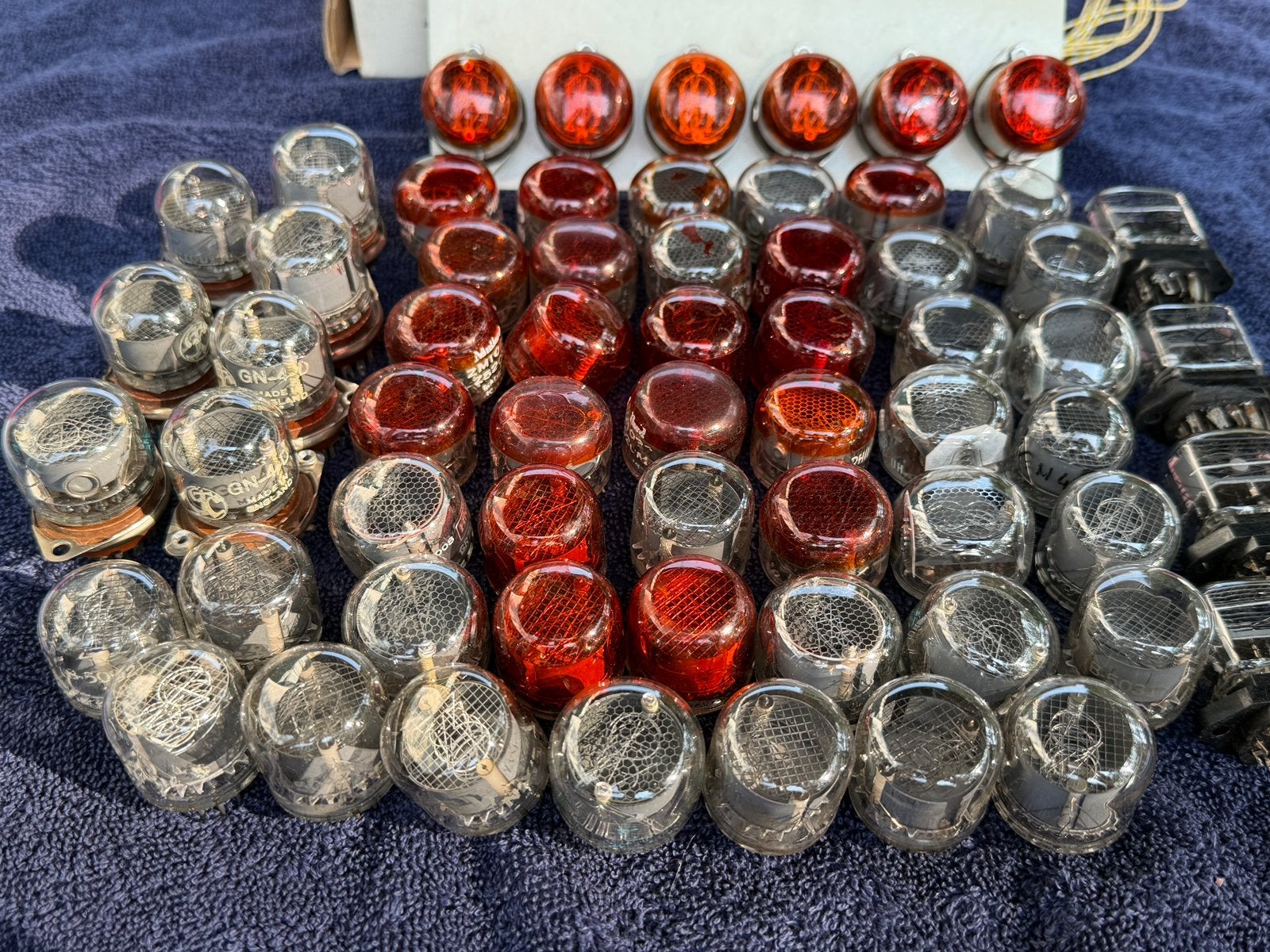 Ruim 60 nixie buisjes, Ophalen of Verzenden, Zo goed als nieuw