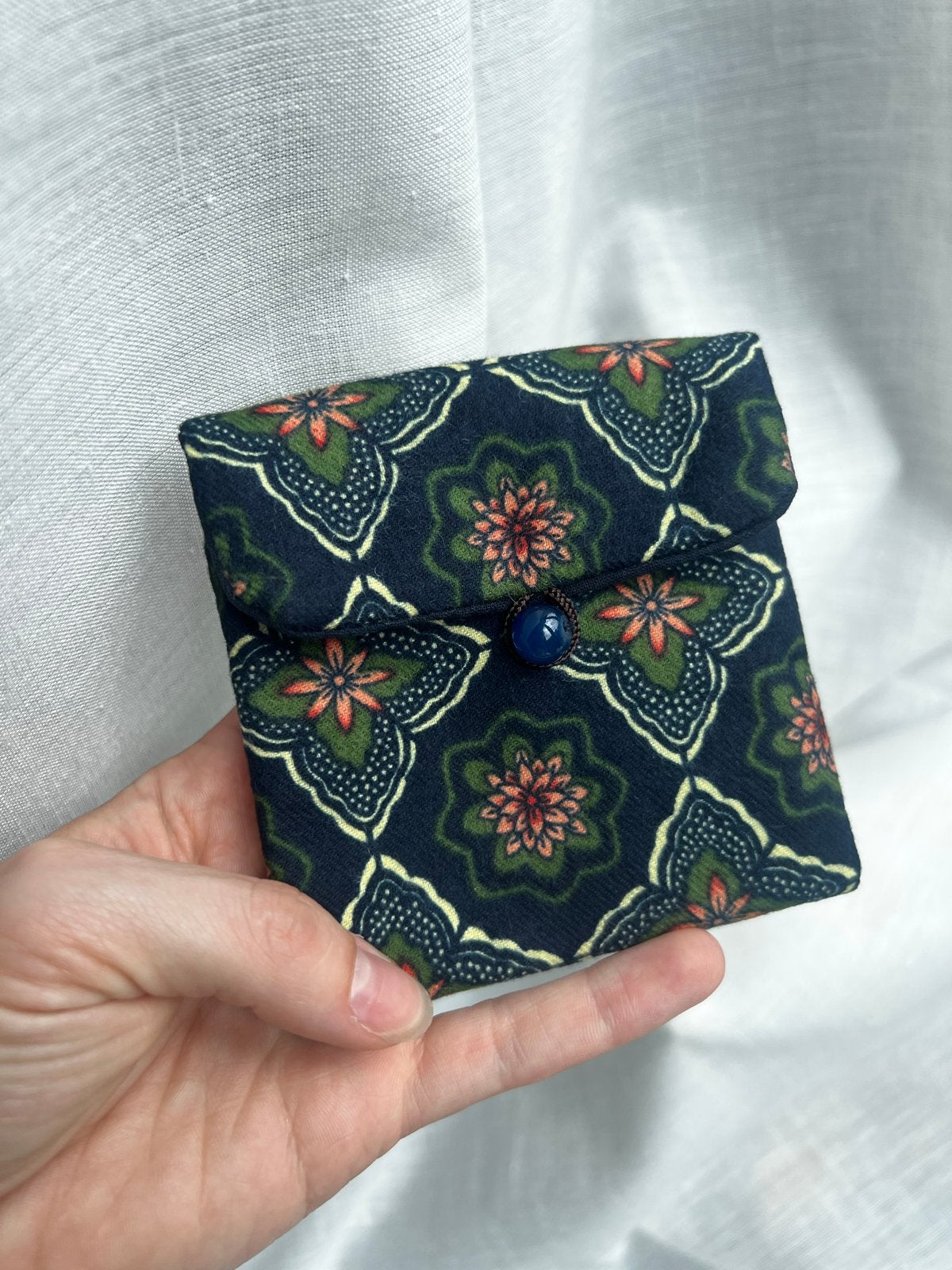 Handgemaakt stoffen portemonneetje met bloemenprint, Sieraden, Tassen en Uiterlijk, Portemonnees, Overige merken, Blauw, Nieuw