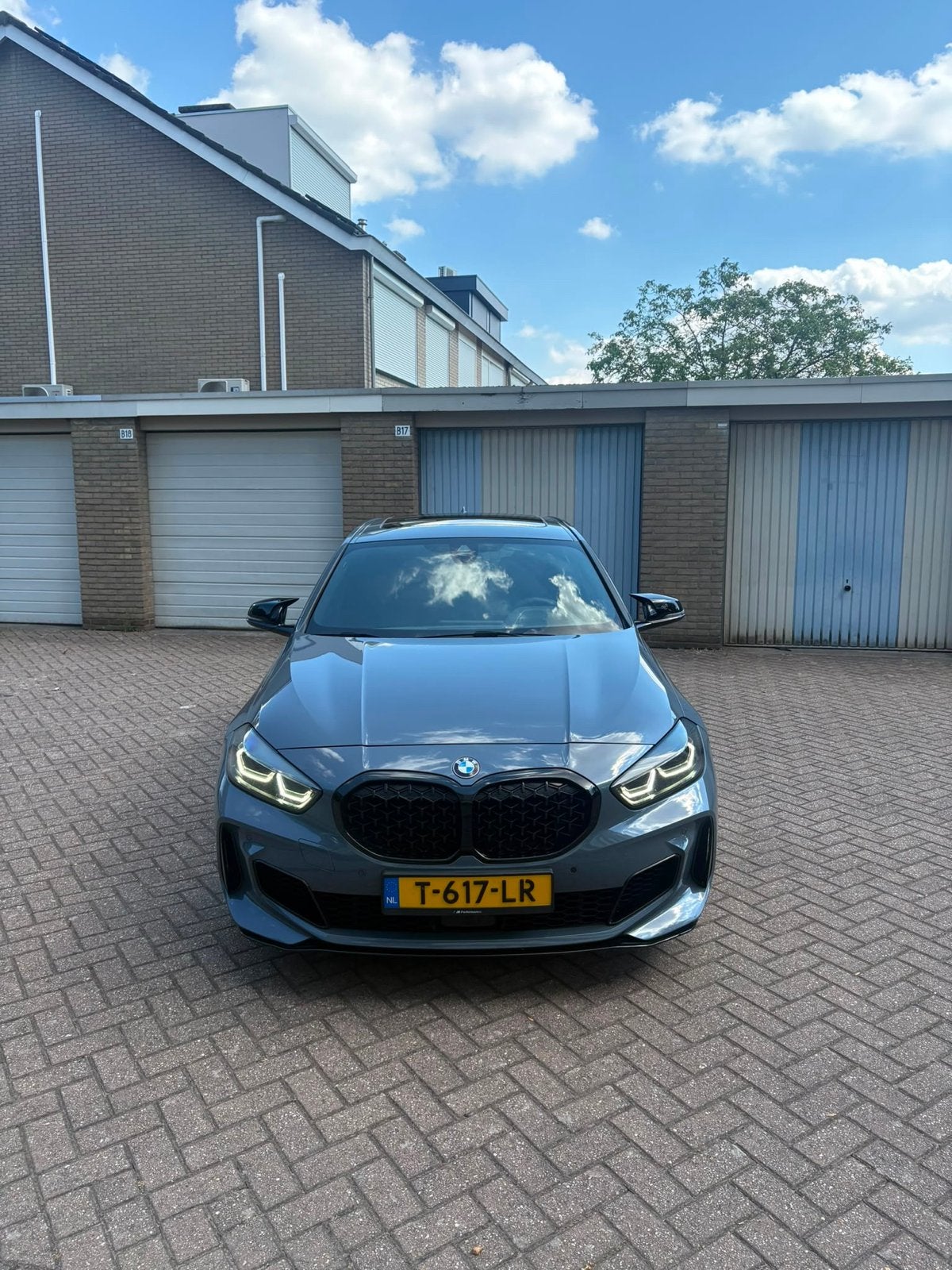 BMW 1-Serie M135i 306pk Aut Xdrive 2022 Grijs, 1998 cc, Zwart, 4 cilinders, Alcantara