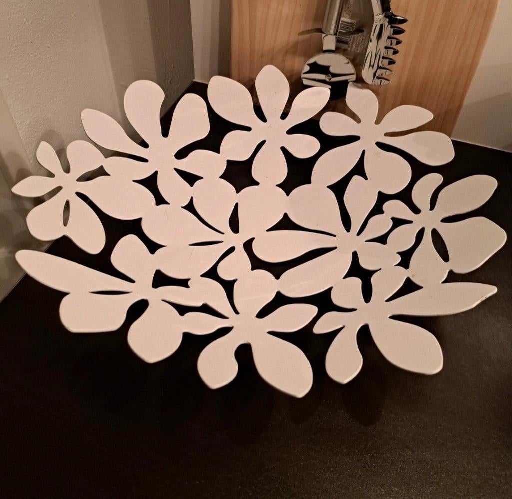 Ikea Decoratieve schaal in bloemvorm - Wit, Kunststof, Schaal, Ophalen of Verzenden, Zo goed als nieuw