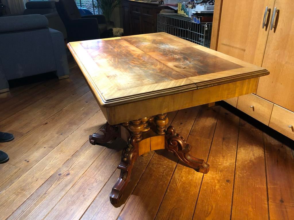 Antieke houten tafel met sierlijke poten, Antiek en Kunst, Ophalen