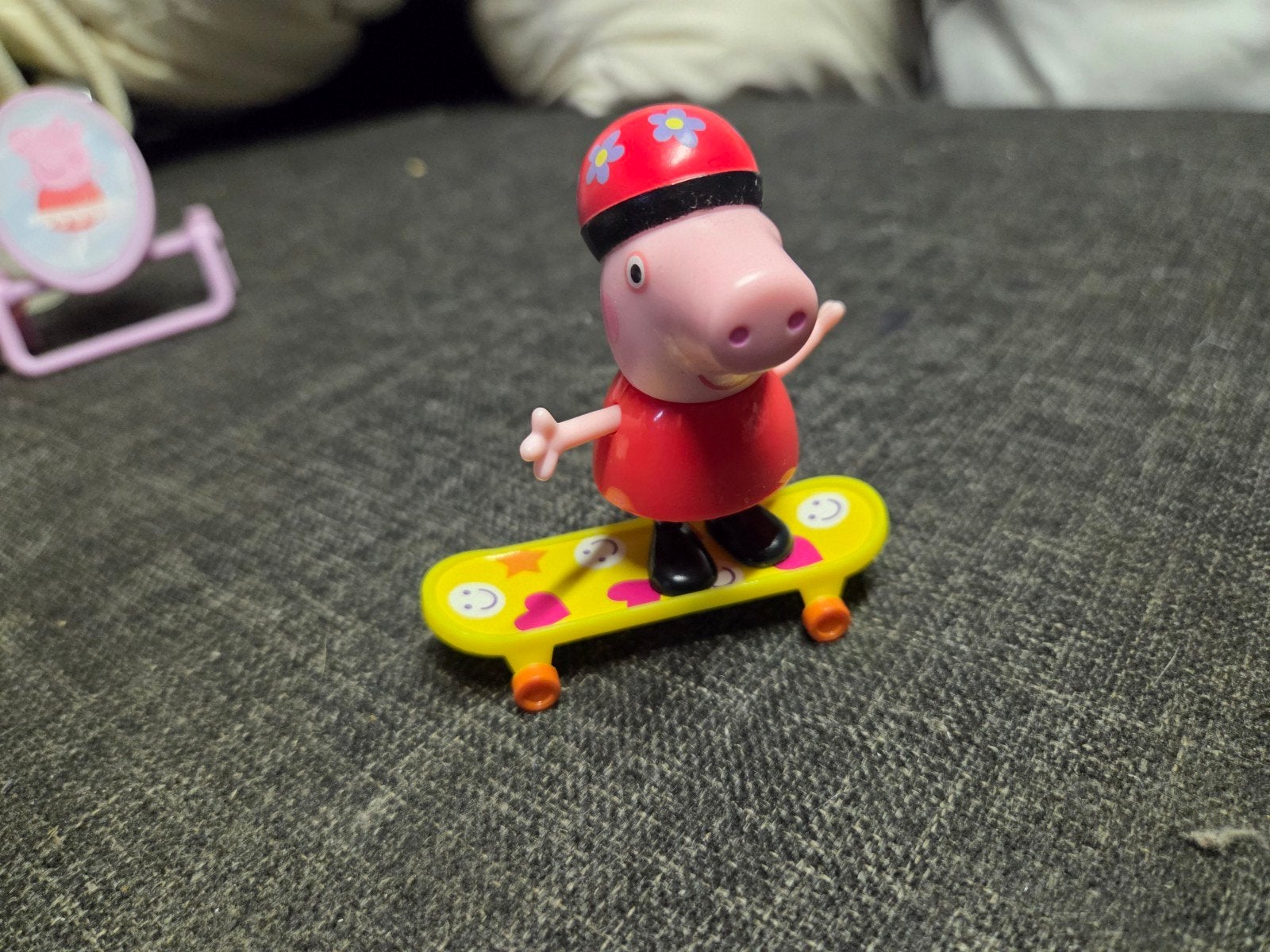 Peppa Pig op Skateboard Speelfiguur, Ophalen of Verzenden, Zo goed als nieuw, Jongen of Meisje