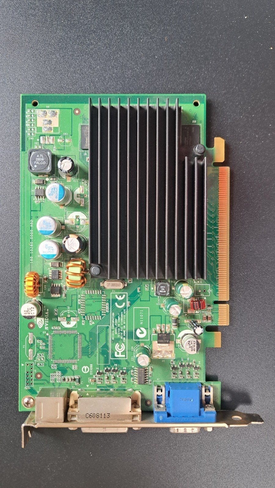 Dell NVIDIA GeForce 7300 LE 128MB DDR2 PCIe – DVI VGA TV-Out, Refurbished, Ophalen of Verzenden, Tv-Out, GDDR2