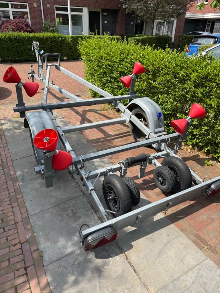 Robuuste boottrailer kantel trailer met rollen en lier, Ophalen, Gebruikt, Overige typen, Zeilboot of Motorboot