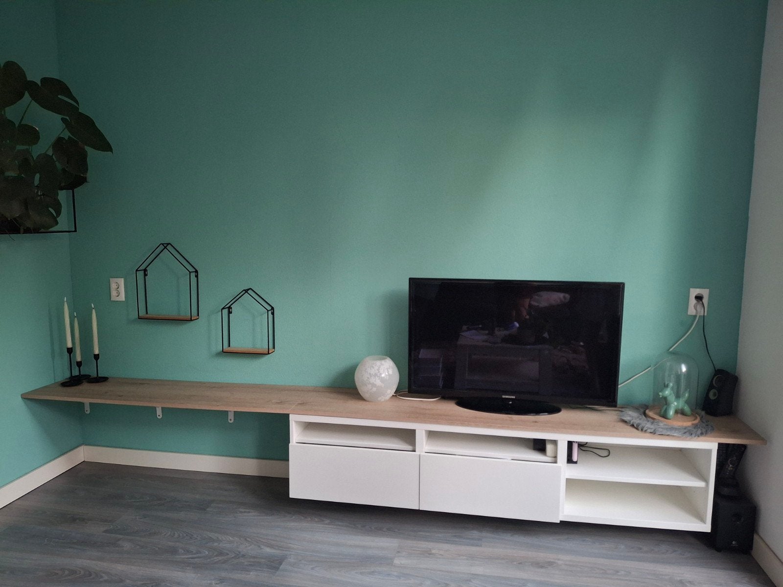 Tv meubel Besta ikea, Huis en Inrichting, Kasten | Televisiemeubels, Ophalen, 25 tot 50 cm, Minder dan 100 cm