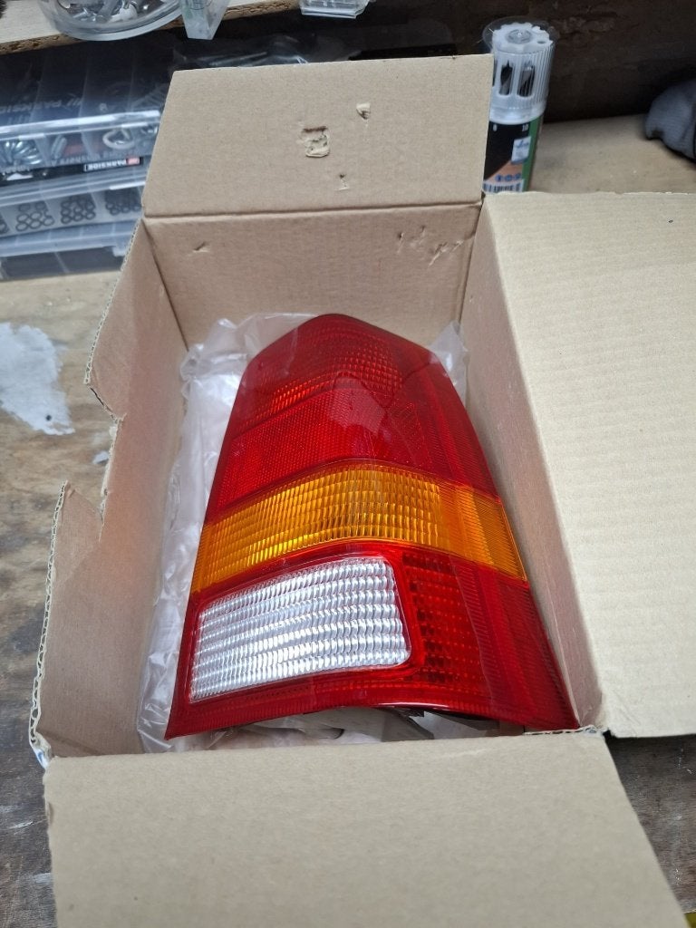 Linker en rechter achterlicht E Kadett, Ophalen of Verzenden, Nieuw, Opel