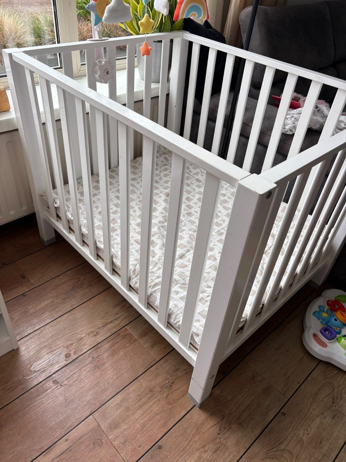gratis Witte box in redelijke staat, Ophalen, Gebruikt, Minder dan 140 cm, 85 tot 100 cm