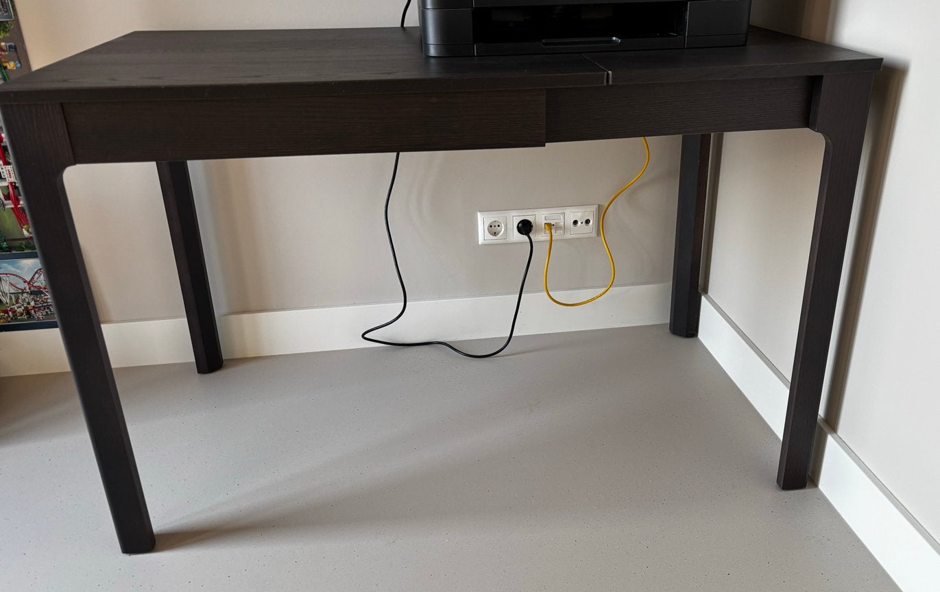 IKEA TONSTAD Uitschuifbare Tafel - Donker Houtstructuur, Huis en Inrichting, Tafels | Eettafels, Ophalen, Gebruikt, 100 tot 150 cm