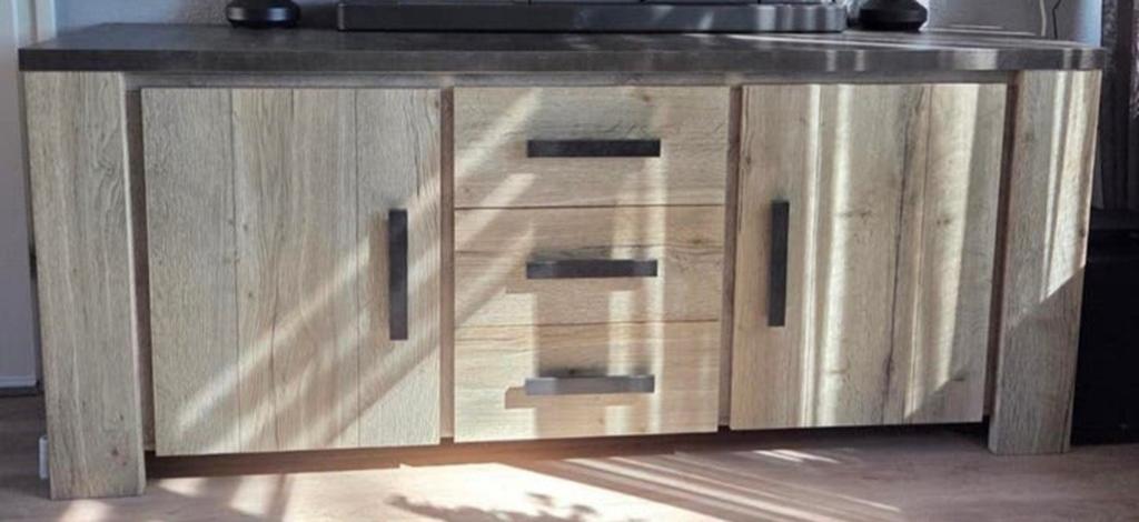 Dressoir, Huis en Inrichting, Kasten | Dressoirs, 100 tot 150 cm, Ophalen of Verzenden, Zo goed als nieuw, 25 tot 50 cm