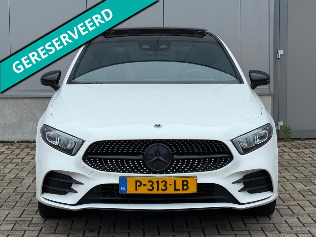 Mercedes-Benz A-klasse 250e AMG PANO NIGHT PAKKET SFEERVERLI, Gebruikt, 4 cilinders, 15 kWh, Wit