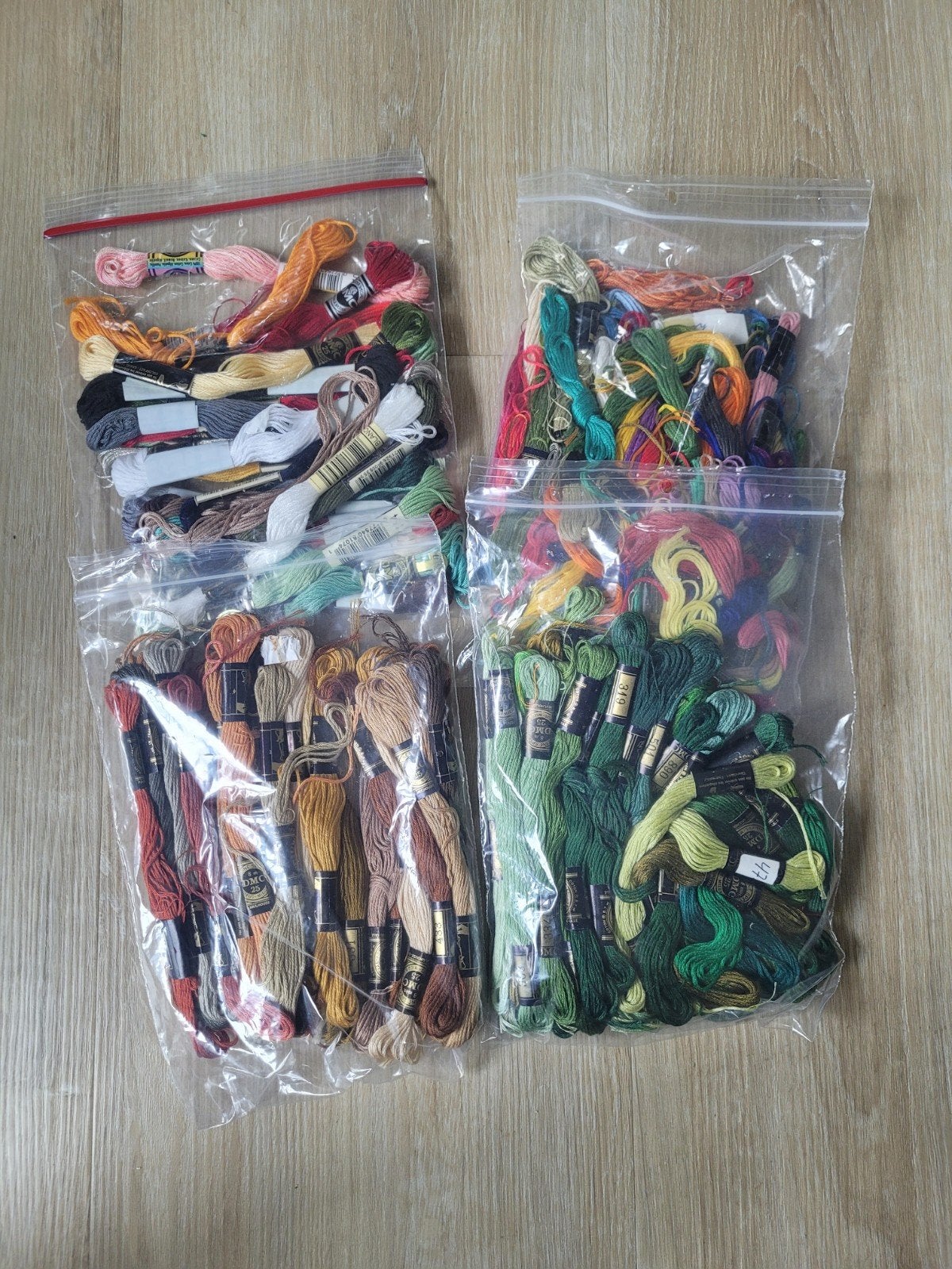 Grote collectie DMC borduurgaren - Diverse kleuren, Hobby en Vrije tijd, Ophalen of Verzenden, Zo goed als nieuw, Handborduren