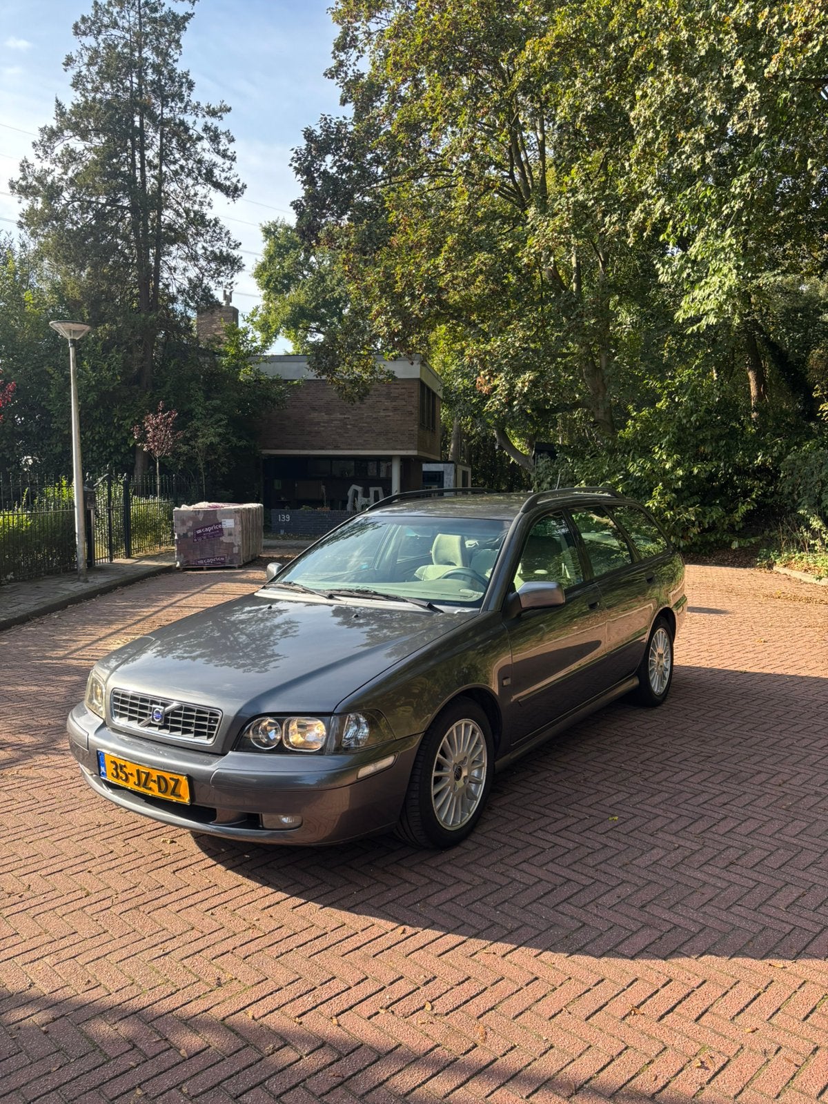 Volvo V40 2.0 T AUT 2002 Grijs, 1948 cc, 4 cilinders, 163 pk, Stationwagon