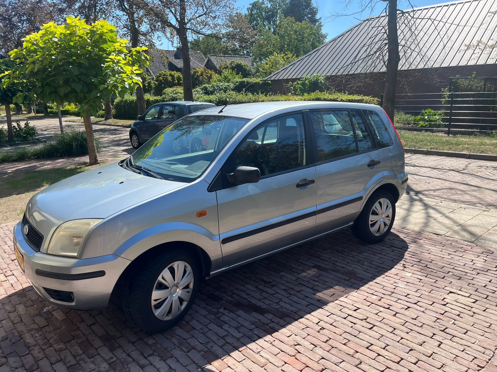Ford Fusion 1.6 16V AUT 2005 Grijs nieuwe apk vaste prijs !!, Auto's, Ford, 1596 cc, 49 €/maand, Origineel Nederlands, Particulier