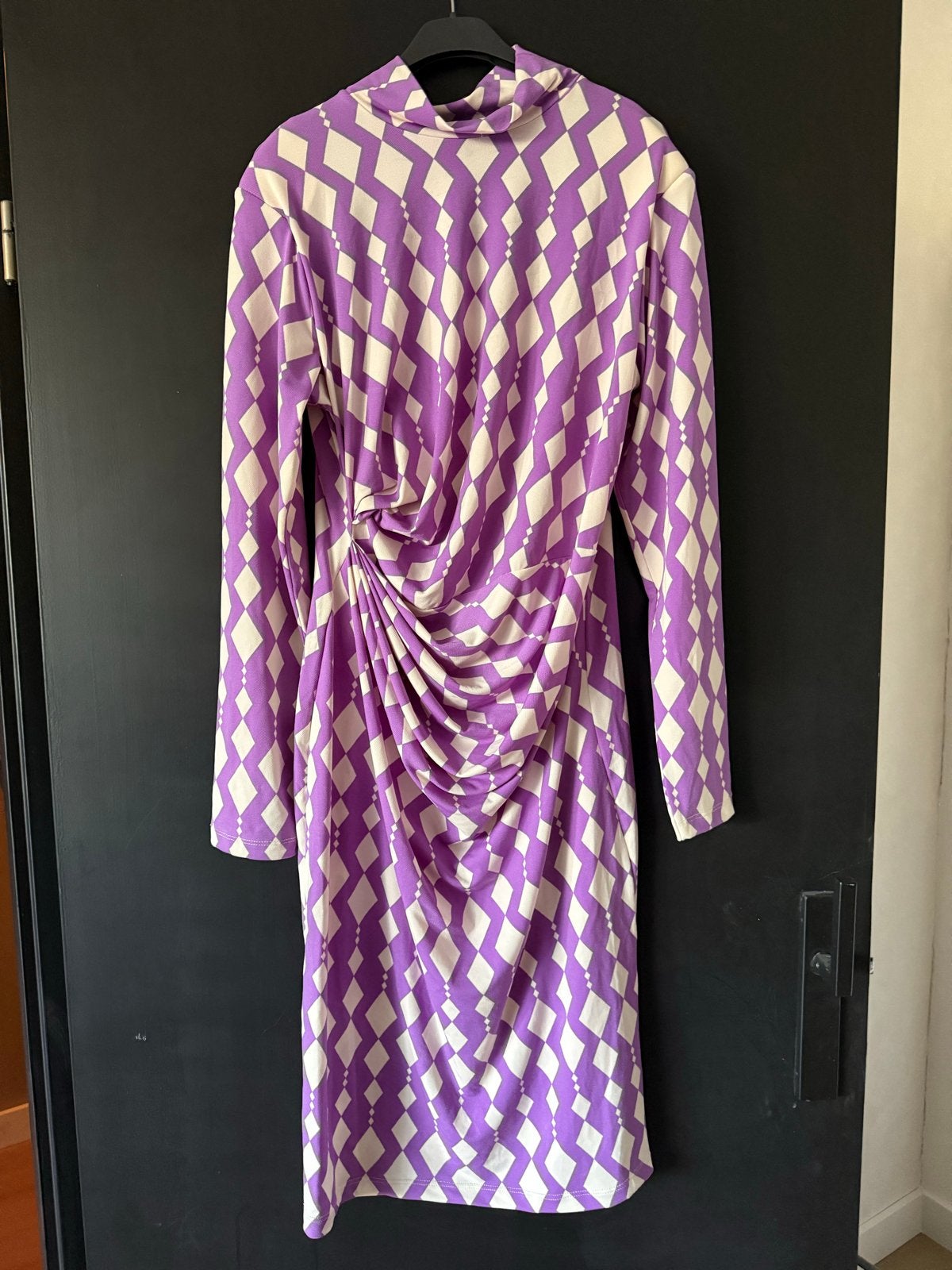 Jurkje met geometrische print - Maat L/XL, Kleding | Dames, Jurken, Paars, Maat 42/44 (L), Nieuw, Ophalen of Verzenden