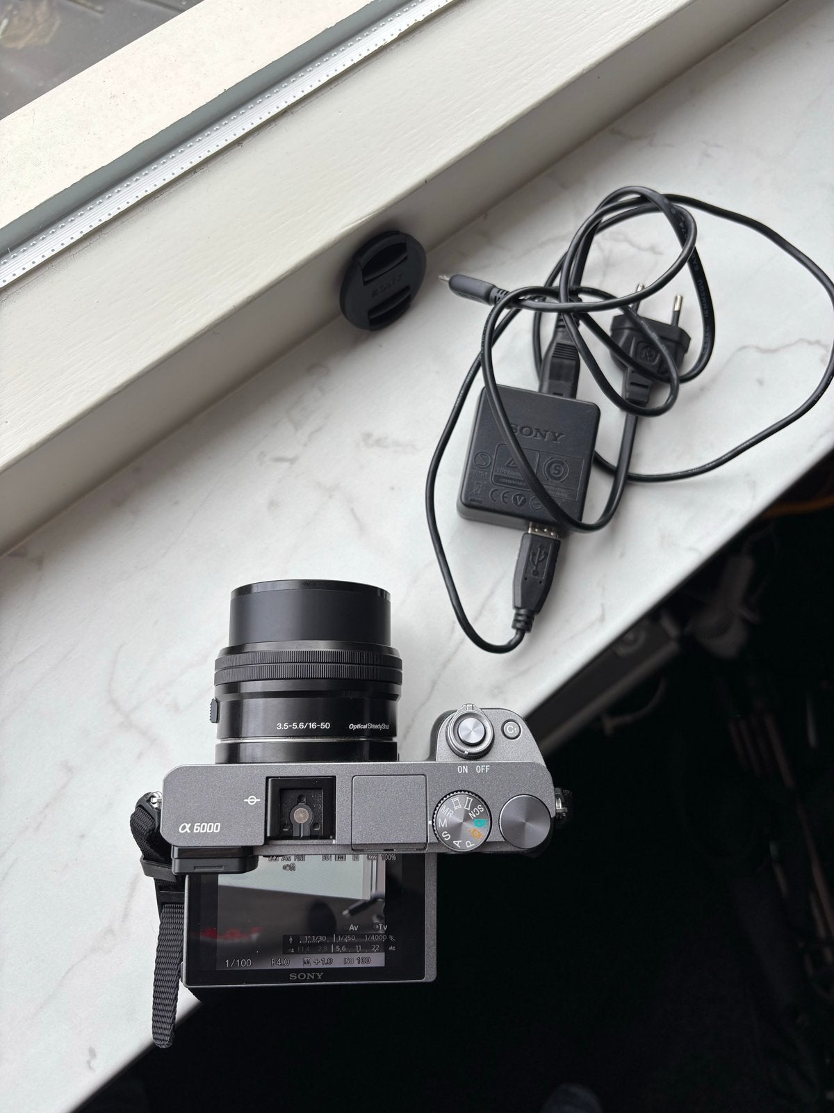Foto 4 van Sony Alpha A6000 Systeemcamera met 16-50mm lens 2700 clicks
