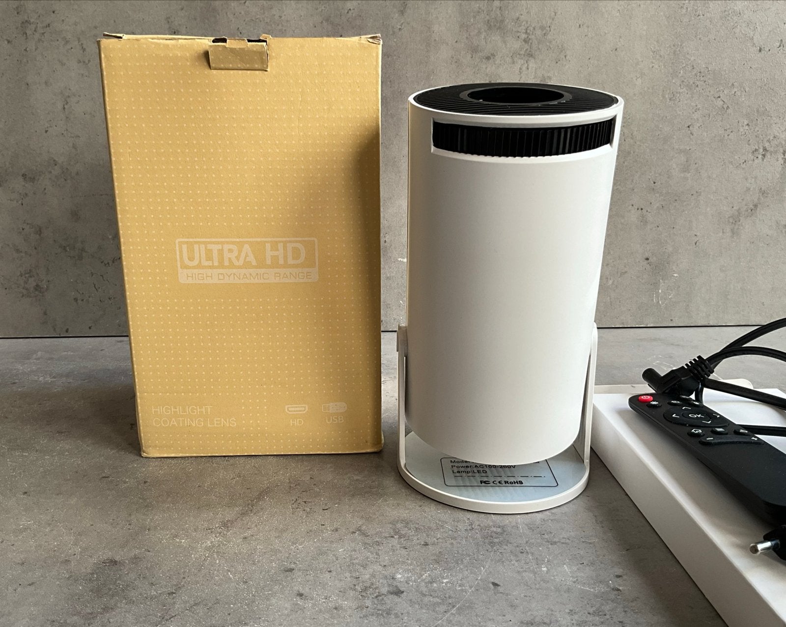 Projector met afstandsbediening en kabel - Nieuw, Verzenden, Nieuw, LED, Ultra HD (4K)