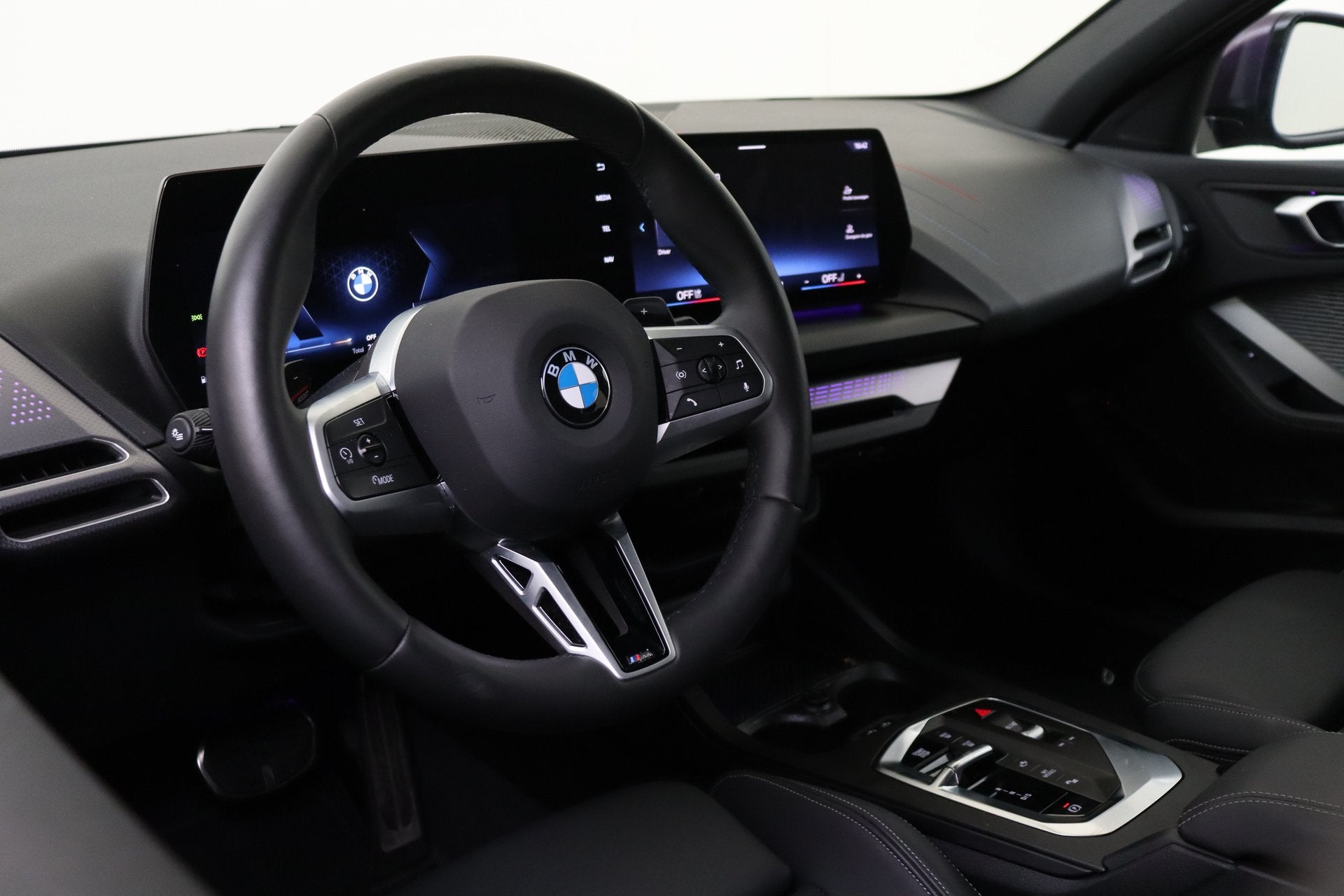 BMW 1 Serie 120 M Sport Automaat / Sportstoelen / Achteruitr, Auto's, Gebruikt, Met garantie (alle), Parkeercamera, Bedrijf