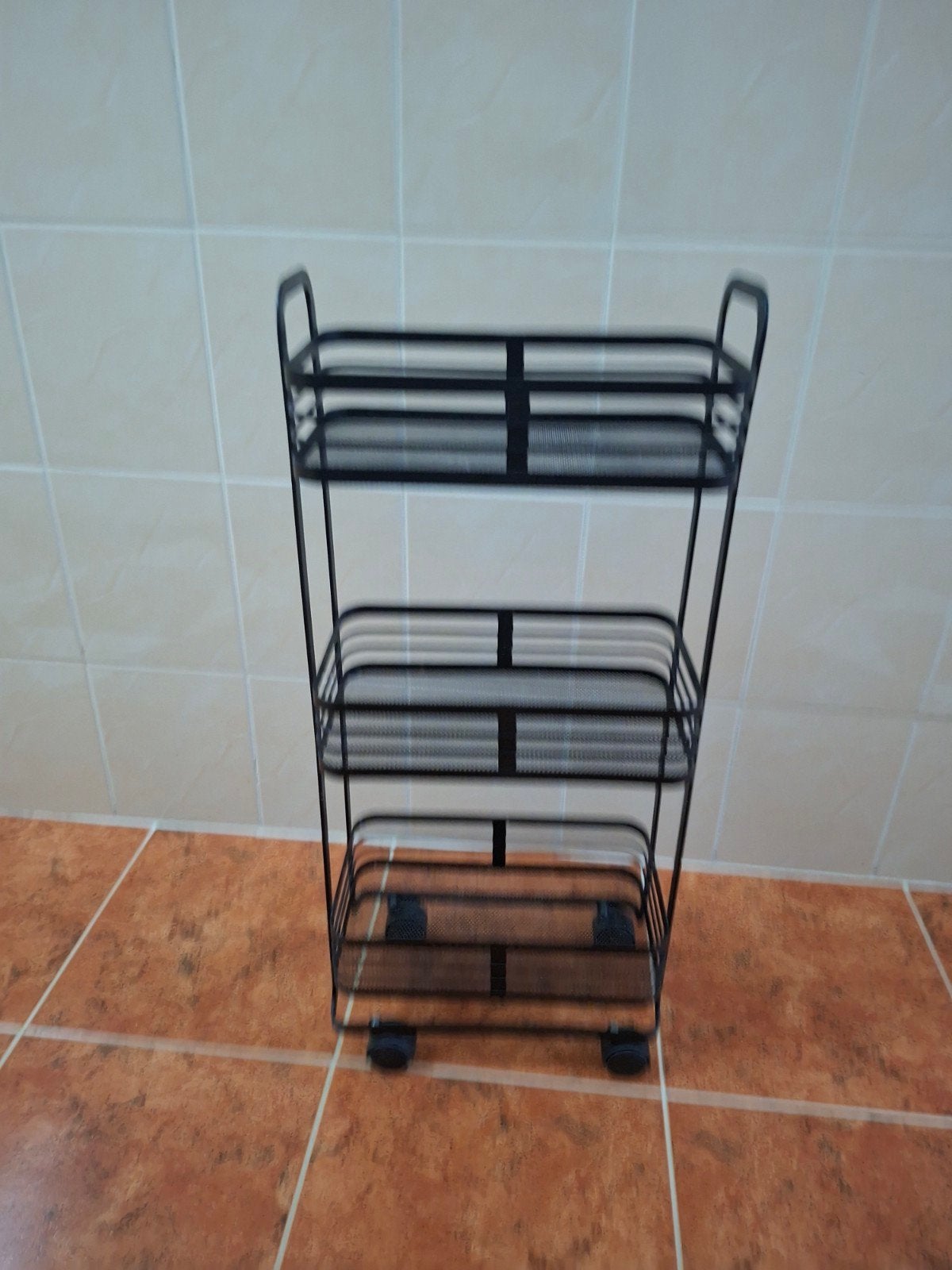 Zwart metalen trolley met 3 etages en wieltjes, Ophalen of Verzenden, Gebruikt