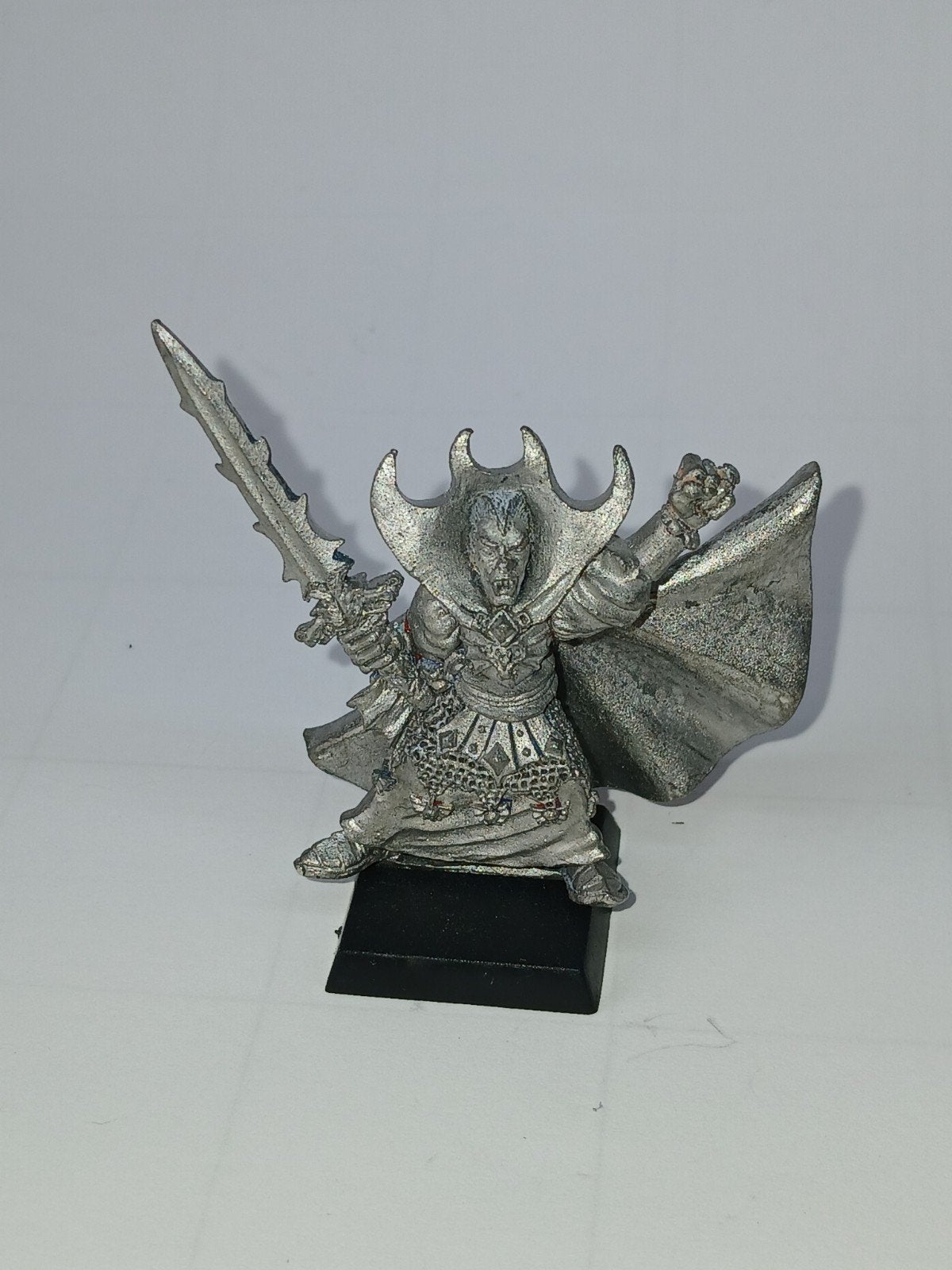 Citadel Vampire Lord (1993) Metaal OOP Von Carstein, Hobby en Vrije tijd, Met verf, Gebruikt, Figuurtje(s), Warhammer