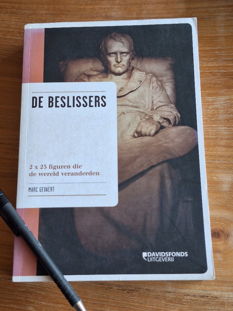 De Beslissers 2 x 25 figuren die de wereld veranderden, Ophalen of Verzenden, Tweede Wereldoorlog, Zo goed als nieuw, Overige onderwerpen