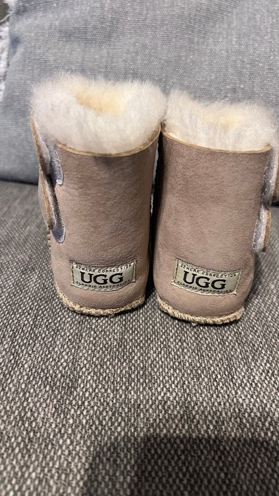 Nieuwe UGG baby booties - 3-6 maanden, Schoentjes, Jongetje of Meisje, Nieuw, Ophalen of Verzenden