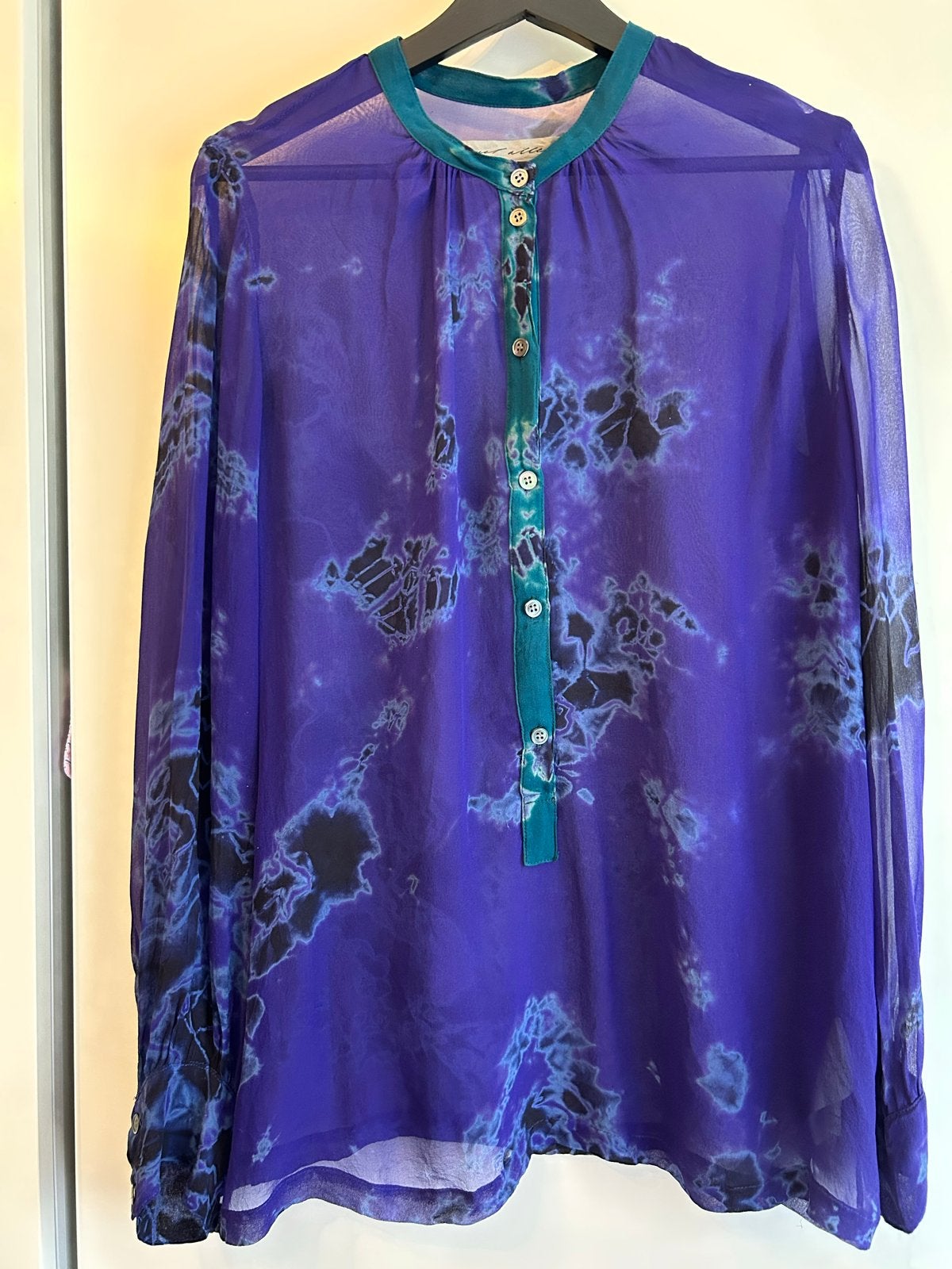 Raquel Allegra Zijde blouse met tie-dye print, maat M, Verzenden, Zo goed als nieuw, Maat 38/40 (M), Blauw